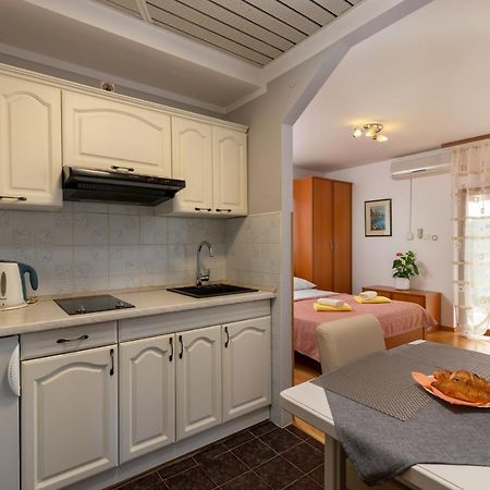 Apartments Kristina 罗维尼 外观 照片