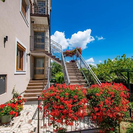 Apartments Kristina 罗维尼 外观 照片