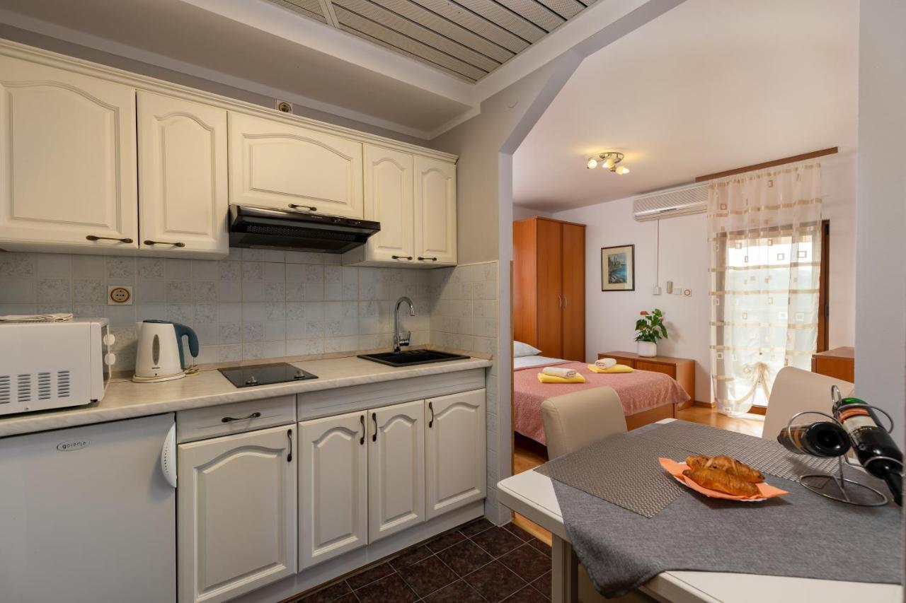 Apartments Kristina 罗维尼 外观 照片