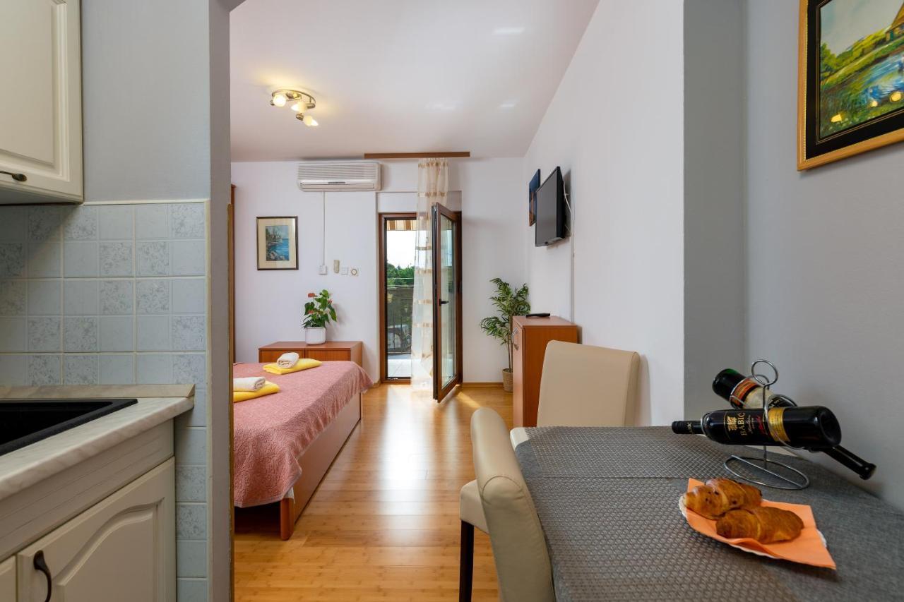 Apartments Kristina 罗维尼 外观 照片