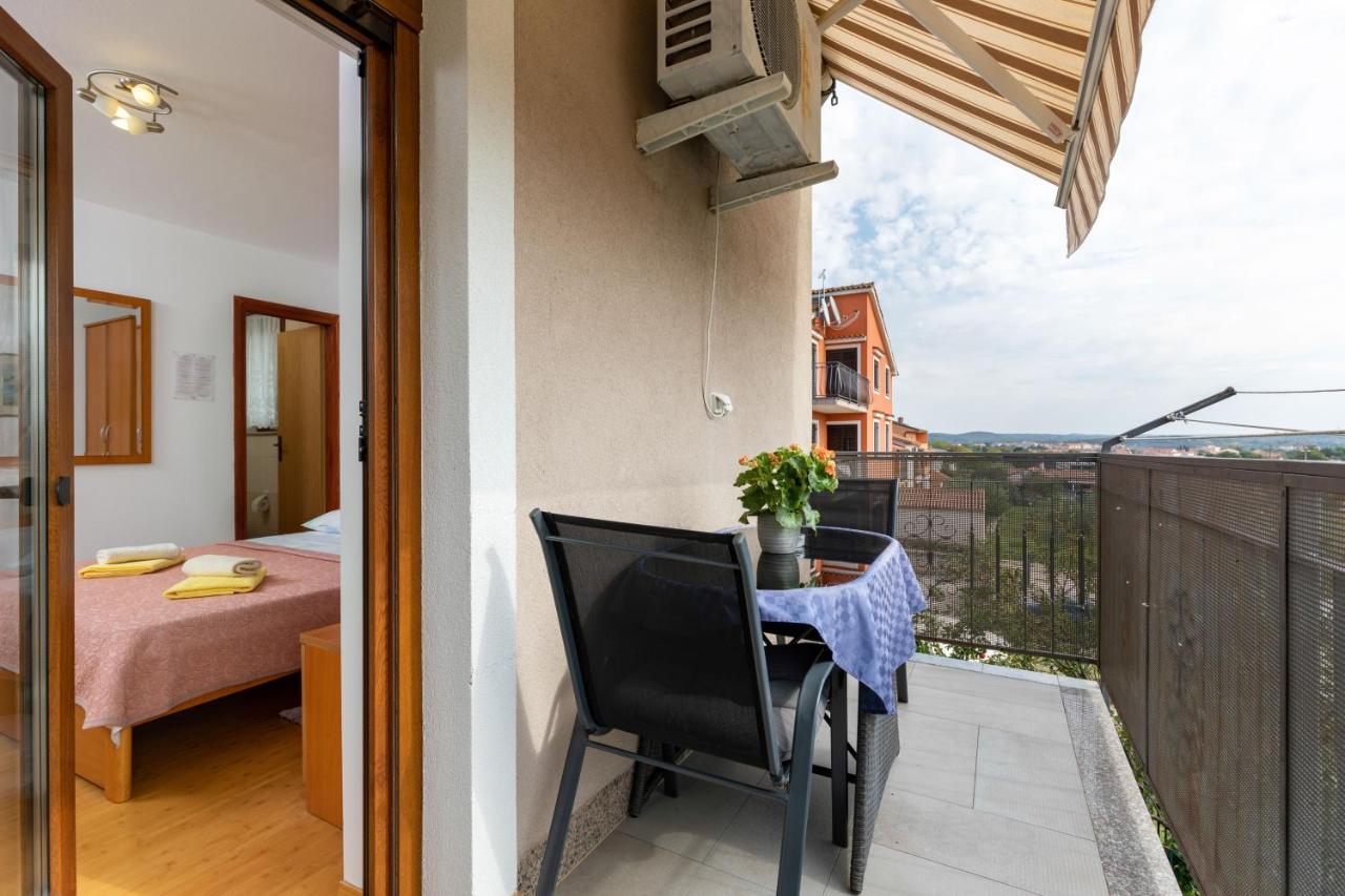 Apartments Kristina 罗维尼 外观 照片